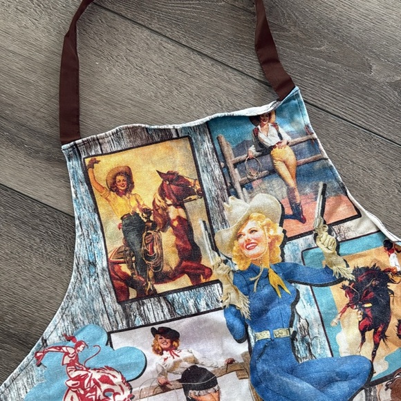 Vintage Western cowgirl Themed Apron - Picture 3 of 5